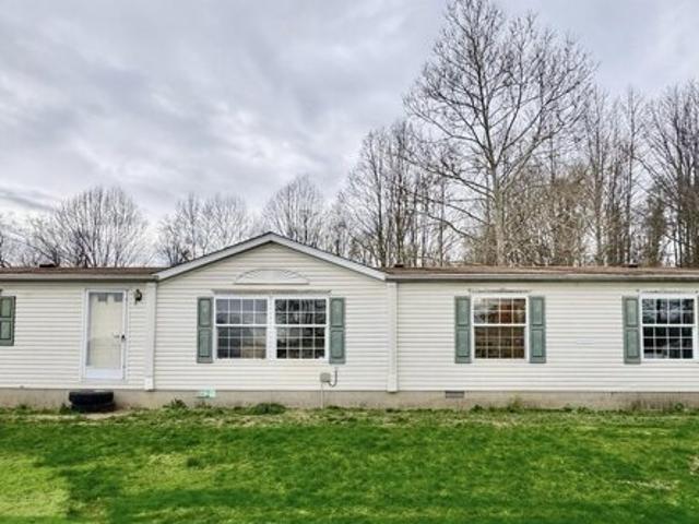 House for sale in Heltonville