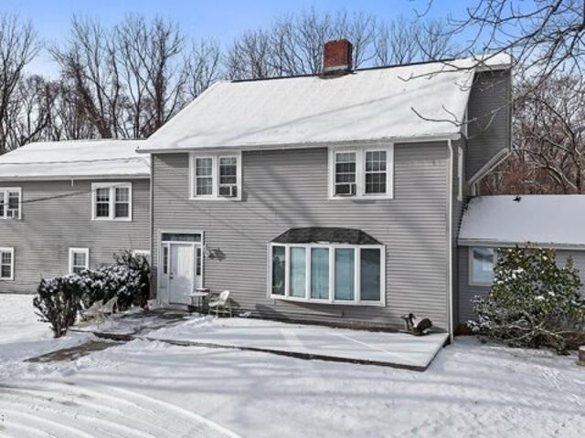 House for sale in Colts Neck