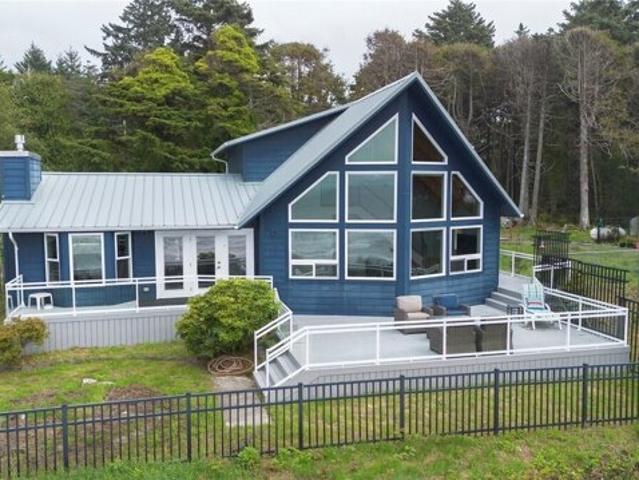 House for sale in Moclips, Washington