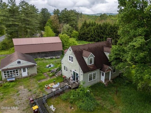 House for sale in Greenfield Center