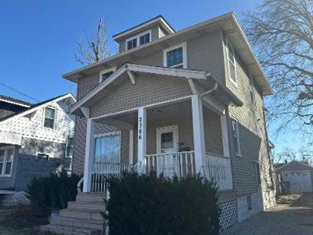 House for sale in East Saint Louis, Illinois