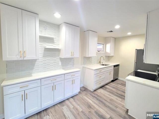Condo for sale in Hackensack, New Jersey