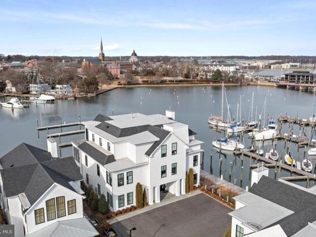 Condo for sale in Annapolis