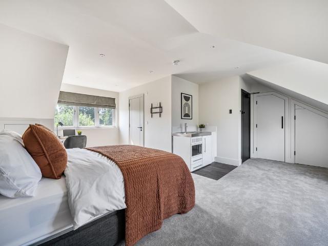 Studio for rent in Westborough, Surrey
