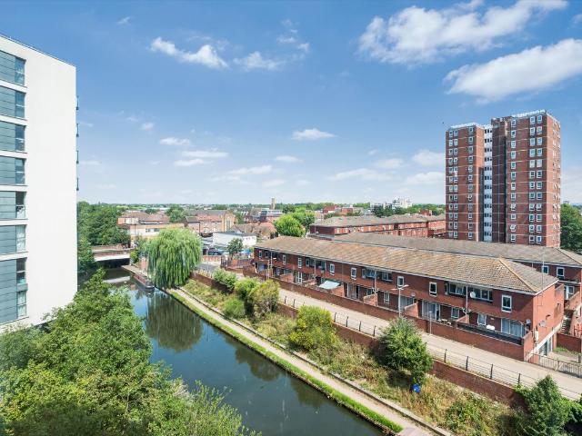 Apartment for rent in Hayes, Greater London
