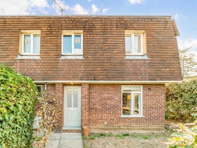 Apartment for rent in Lower Halliford, Surrey