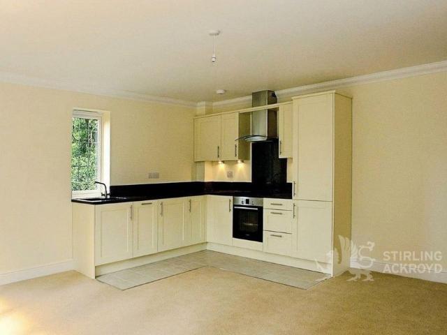 Apartment for rent in West Byfleet, Woking