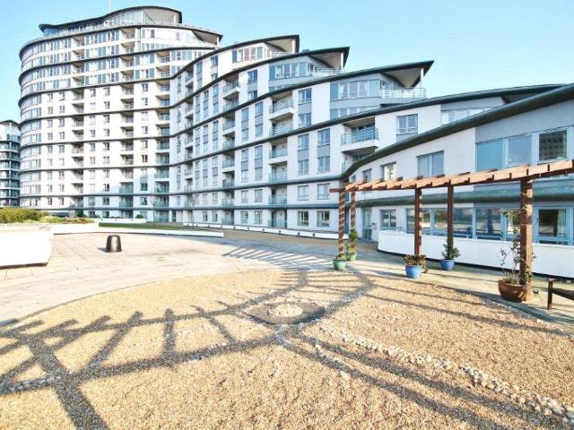 Apartment for rent in Horsell, Woking