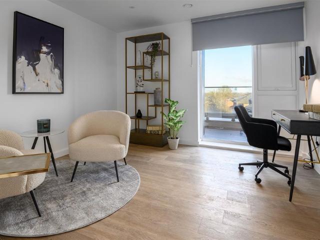 Apartment for rent in Ashley Park, Surrey