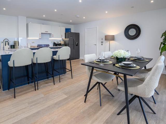 Apartment for rent in Ashley Park, Surrey