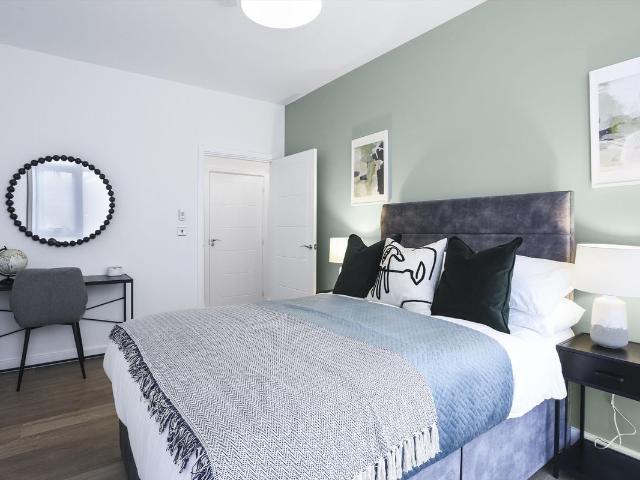 Apartment for rent in Ashley Park, Surrey