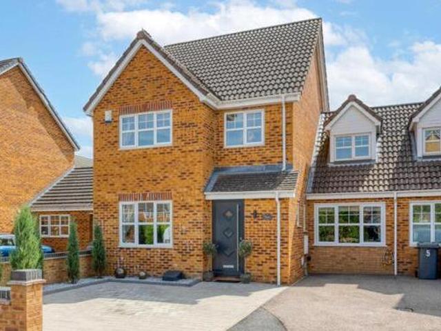 House for sale in Henlow, Bedfordshire