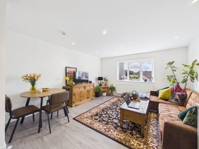 House for rent in Lower Halliford, Surrey