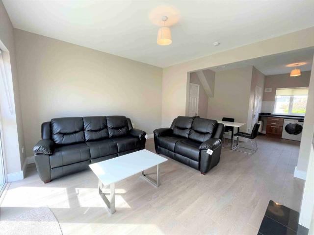 Apartment to rent in Bluebell, North Tipperary
