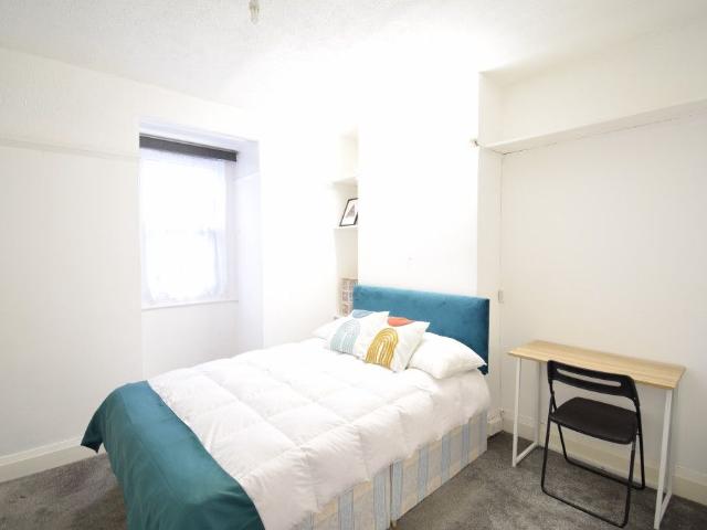 Room for rent in London Borough of Ealing, Park Royal