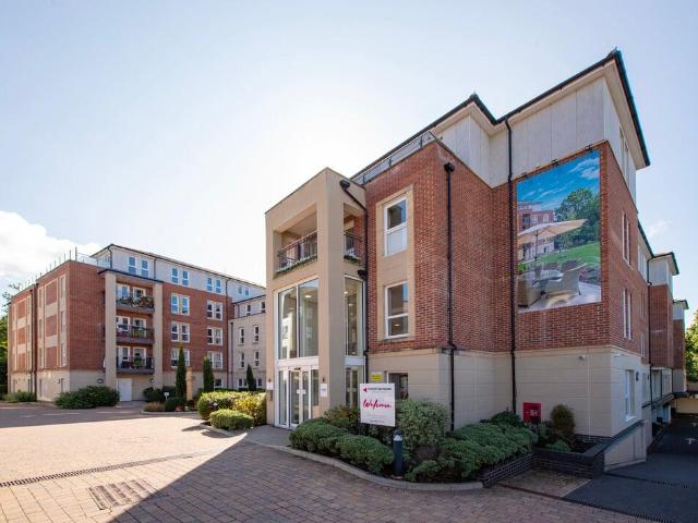 Apartment for rent in Virginia Water, Runnymede