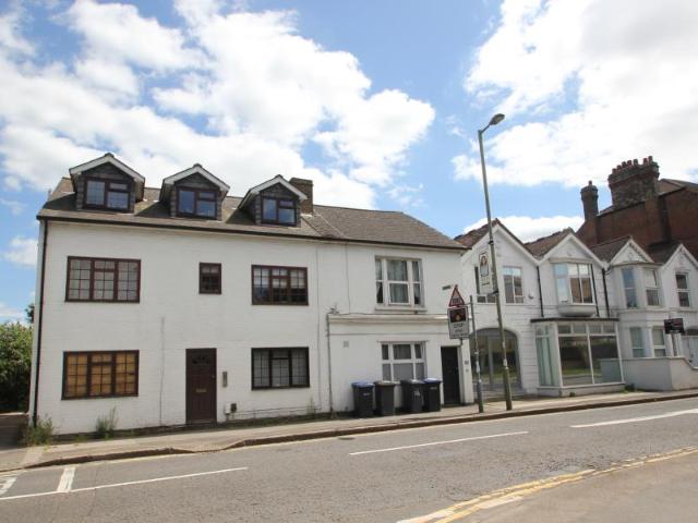 House for rent in Addlestone, Runnymede