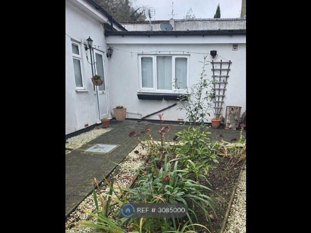 House for rent in Amersham and Villages Community Board, Amersham