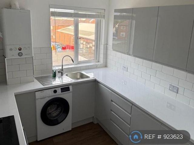 Apartment for rent in Beaconsfield, Knotty Green