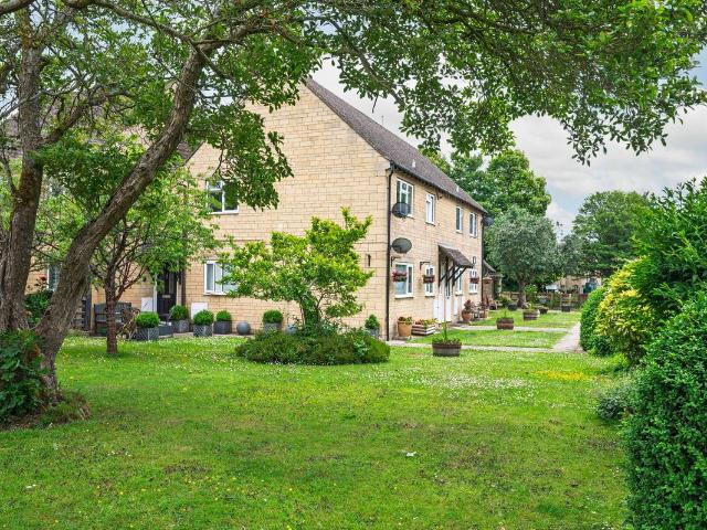 House for rent in Fossebridge, Gloucestershire