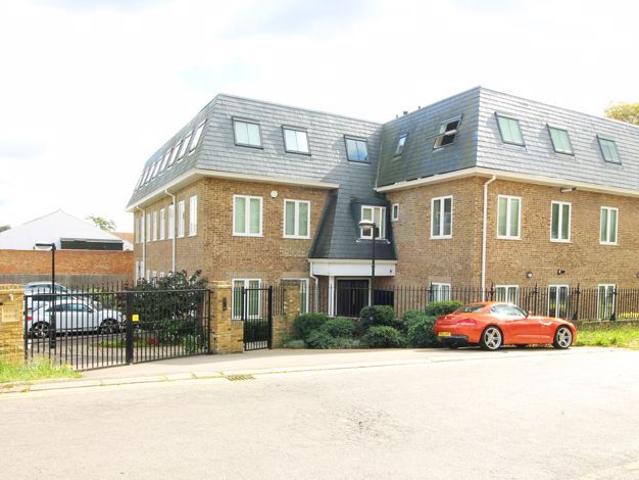 Apartment for rent in Fretherne, Hertfordshire