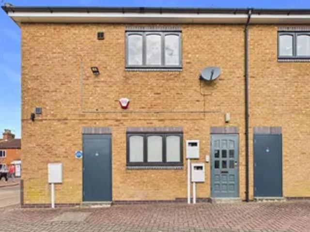 Apartment for rent in Desborough