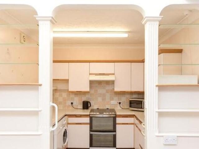 House for sale in Pachesham Park, Surrey