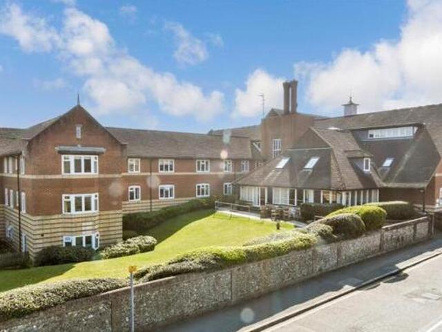 House for sale in Pachesham Park, Surrey