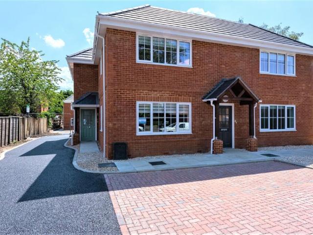 House for rent in Ash Vale, Guildford