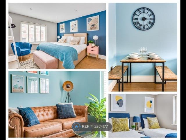 Apartment for rent in Row Town, Surrey