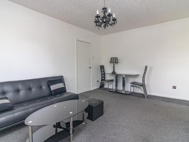 Apartment for rent in Glenfields, Pinfold