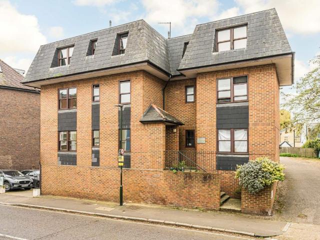 Apartment for rent in Hampton, Greater London