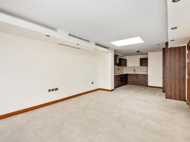 House for rent in Kenton, Greater London