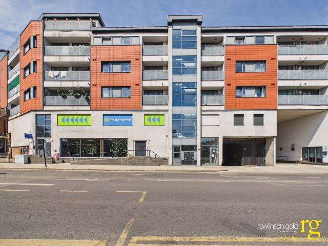 Apartment for rent in Lane, Greater London