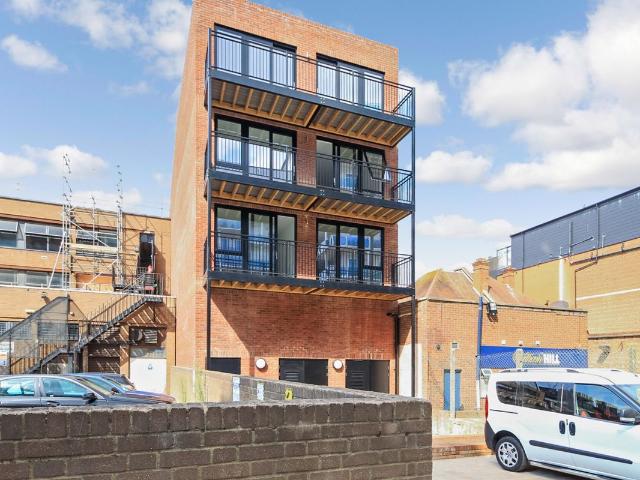 Apartment for rent in Wealdstone, Greater London