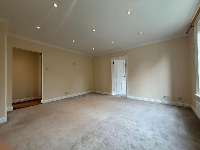 Apartment for rent in Cross In Hand, East Sussex