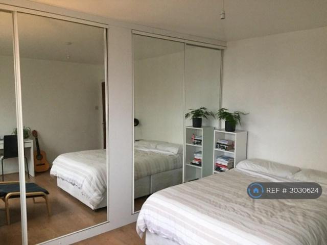 Apartment for rent in The Hyde, Greater London
