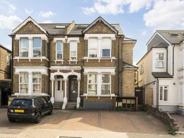 Apartment for rent in The Hyde, Greater London