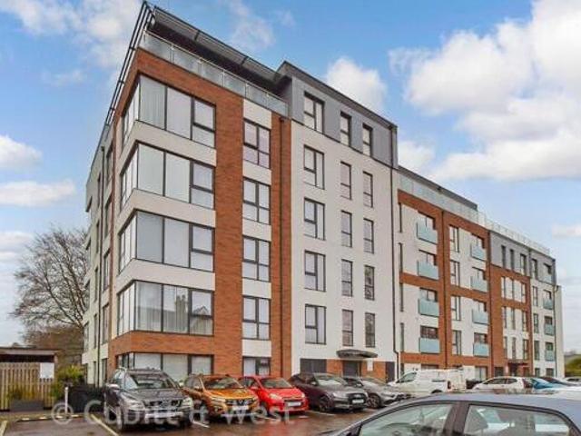 House for sale in Roffey, Horsham