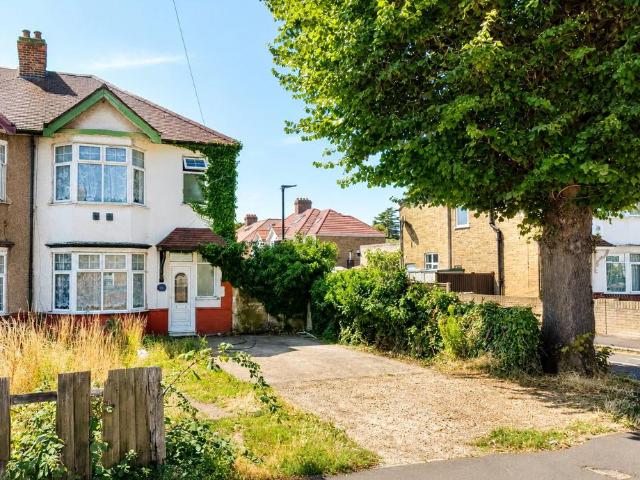House for rent in London Borough of Hounslow, Greater London