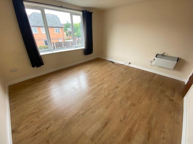 Studio for rent in Caldermill, East Midlands
