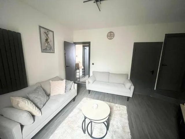 House for rent in Caldermill, East Midlands
