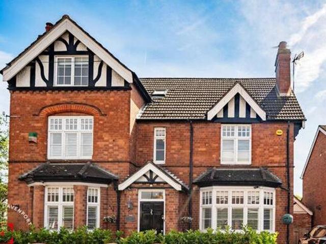 House for sale in Abbey End, Green Close