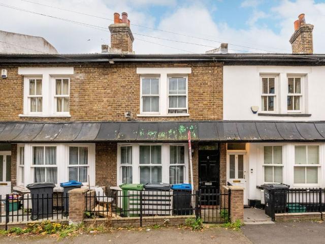 Studio for rent in Norbiton, Greater London