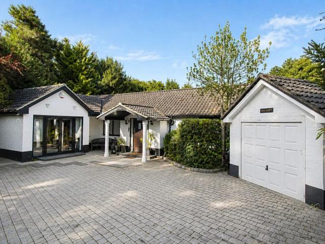 House for rent in Crowhurst, Hillview