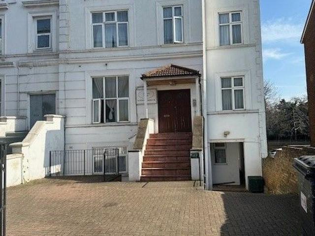 Studio for rent in New Southgate, Greater London