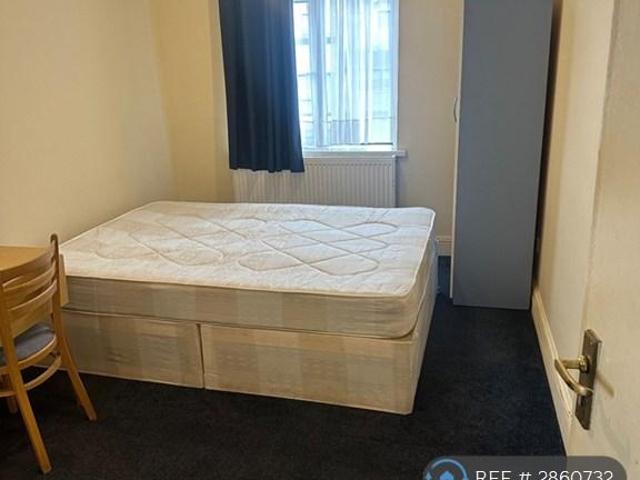 House for rent in New Southgate, Greater London