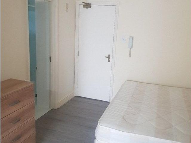 Studio for rent in New Southgate, Greater London