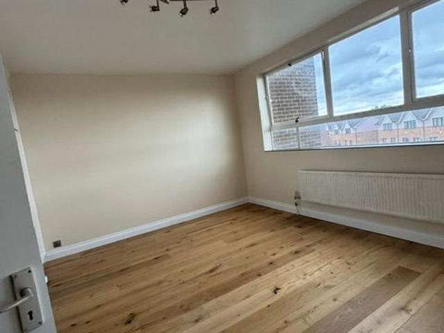 Apartment for rent in West Hendon, The Hyde