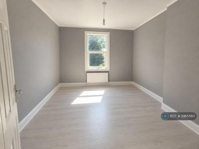 House for rent in Hendon Central, The Hyde